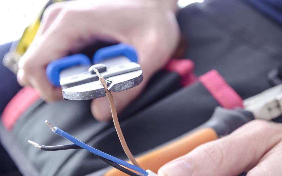 travail électricien Clichy